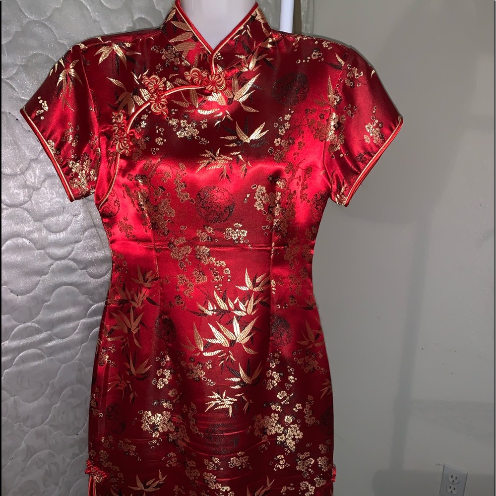 Dress - Picture 2 of 3
